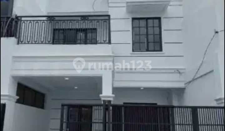 Rumah Dalam Komplek Pondok Kelapa Lokasi Strategis Dekat ke Jalan Raya , Tol Becakayu, Akses Bebas Banjir di Pondok Kelapa Duren Sawit Jakarta Timur