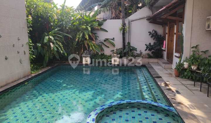 Rumah Baru Siap Huni Plus Swimming Pool Pribadi Lokasi Strategis Akses ke Lokasi 2 Mobil di Duren Sawit Jakarta Timur