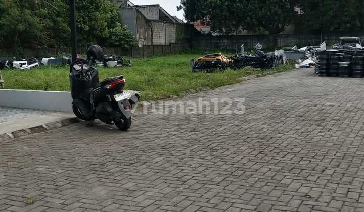 Tanah Siap Bangun Posisi Tanah Kotak Bonus Rumah 2 Unit Siap Huni Cocok Untu Cluaster Security One Gate Sistem, Row Jalan Lebar 6 Meter Akses 2 Mobil di Jatiwaringin Bekasi dan Perbatasan ke Jakarta