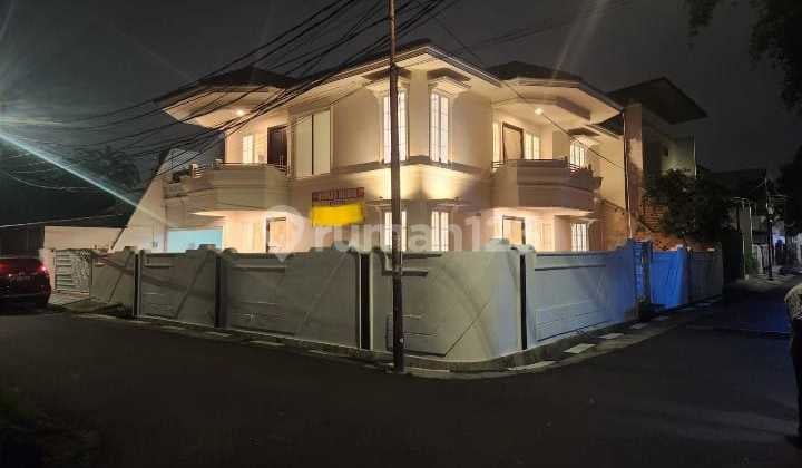 Rumah Duren Sawit Dalam Komplek Sudah Renovasi Lokasi Strategis
