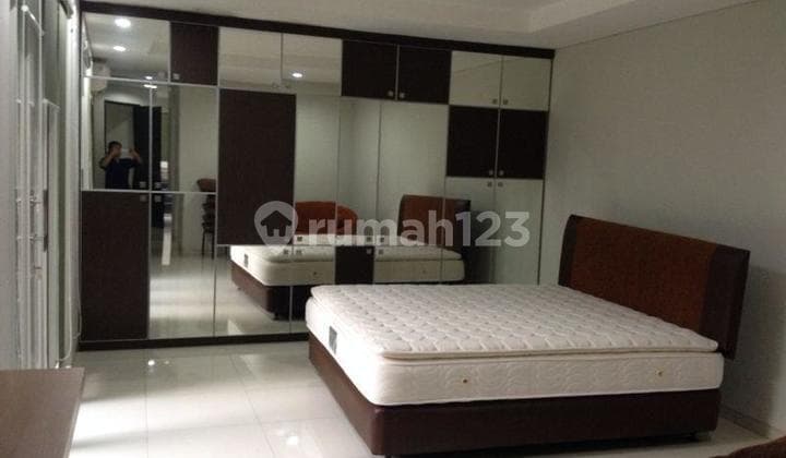 Rumah Cantik Rooftop Komplek Elite Puri Cinere. Walking Distance to Bellevue Mall. Dekat ke MRT Fatmawati, Dekat Mall, Living Plaza di Cinere Depok