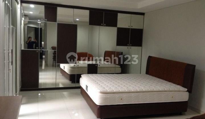 Rumah Cantik Rooftop Komplek Elite Puri Cinere. Walking Distance to Bellevue Mall. Dekat ke MRT Fatmawati, Dekat Mall, Living Plaza di Cinere Depok
