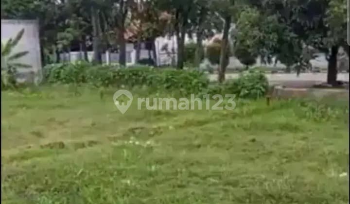 Tanah Kavling di Dalam Komplek Perumahan Elit Billymoon Pondok Kelapa Jakarta Timur. Lokasi Sangat Tenang, Nyaman, dan Memiliki Aksesibilitas Tinggi ke Berbagai Fasilitas Umum. Sangat Cocok untuk Hunian Keluarga Maupun Investasi Properti.