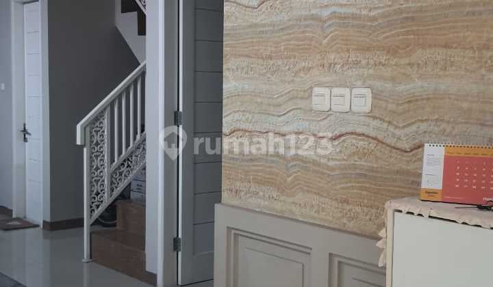 Rumah Cantik di Pondok Bambu Dalam Komplek Kavling Al Kondisi Terawat Bebes Banjir