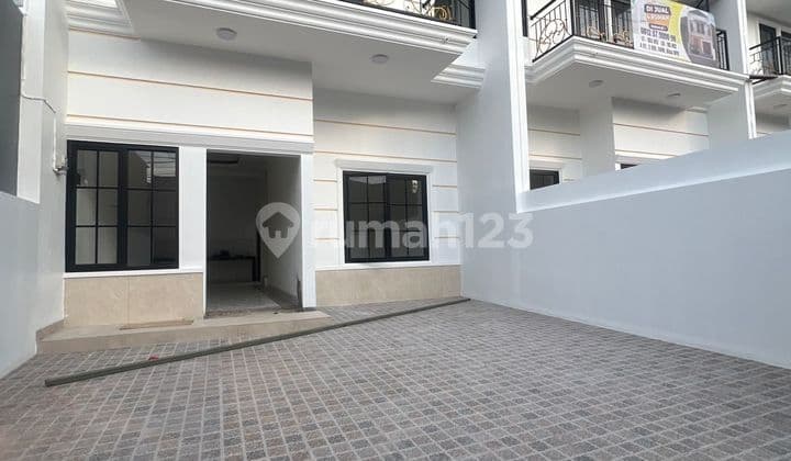 Rumah di Jatimakmur Pinggir Jalan Utama Akses Toll Jati Bening dan LRT Cikunir