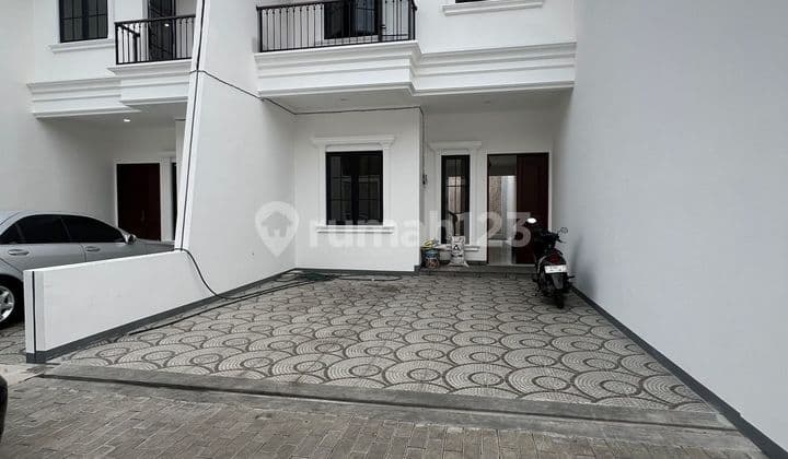 Rumah di Jatiwaringin Bekasi Lokasi Pinggir Perumahan Strategis