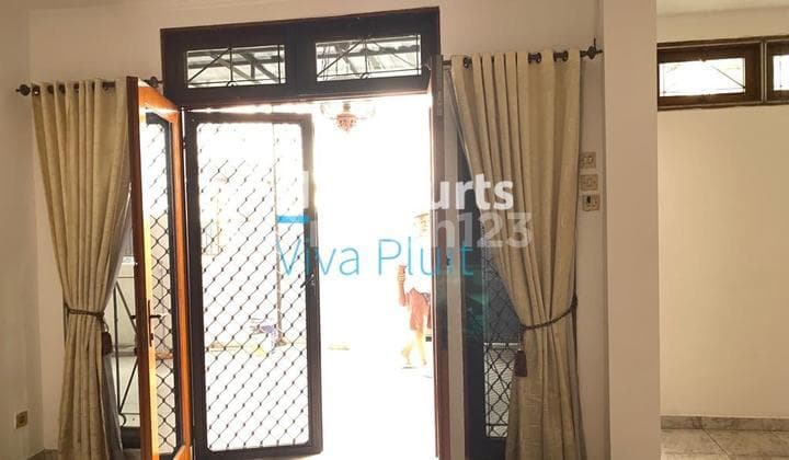 Rumah 2 Lantai di Jl. Jeruk Manis, Duri Kepa. Jakarta Barat