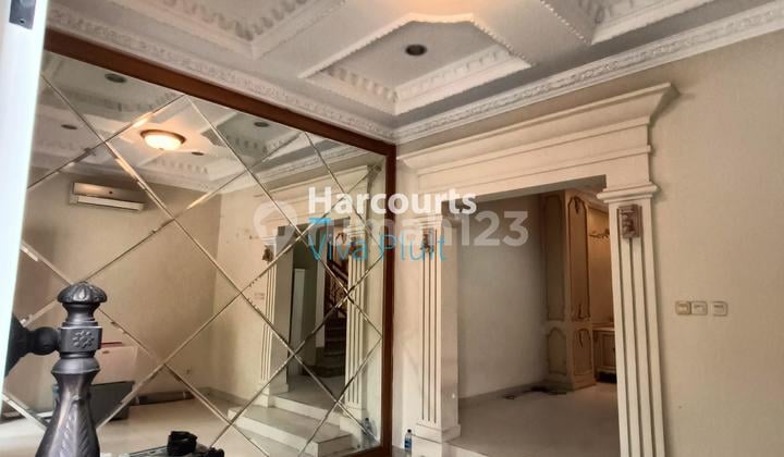 Disewa Rumah Mediterania Boulevard Pantai Indah Kapuk. Siap Huni