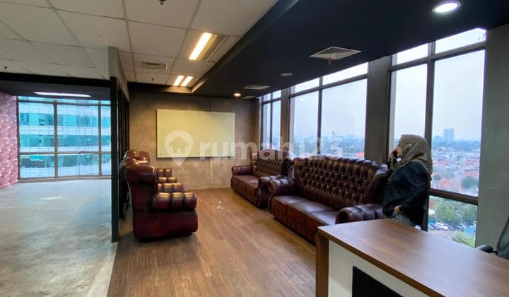 Disewakan Kantor Fully Furnished luas 229sqm Menara 165, Jakarta Selatan