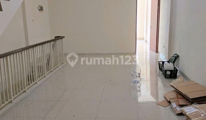 Disewakan Ruko Hadap Jalan Boulevard Green Lake City