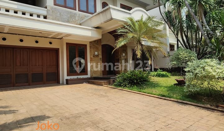 Luxury House in Elite Neighborhood Jl. Sekolah Kencana, Pondok Indah