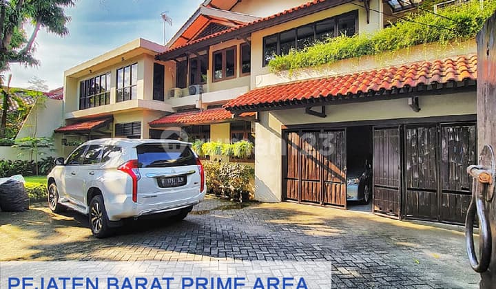 Luxurious House Suitable for Commercial Use in Pejaten Barat, Pasar Minggu
