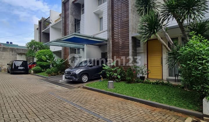 Rumah Bagus Dlm Town House Nyaman di Bangka, Kemang