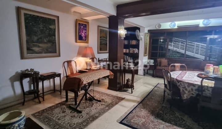 Rumah Lama VVIP Jl. Daksa, Selong, Kebayoran Baru, Jakarta