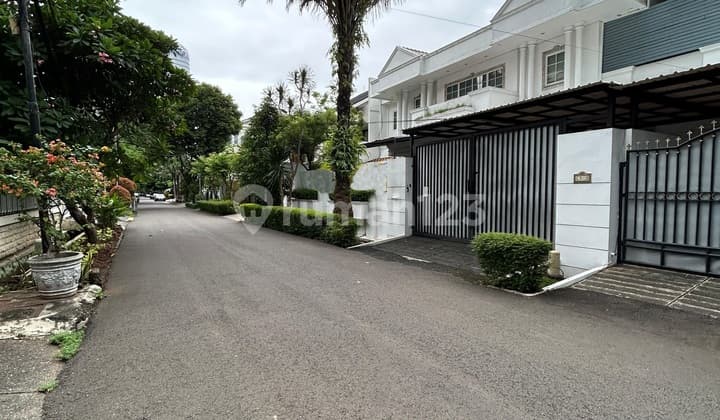 Rumah Mewah Area Super Elit Mega Kuningan, Setiabudi, Jakarta