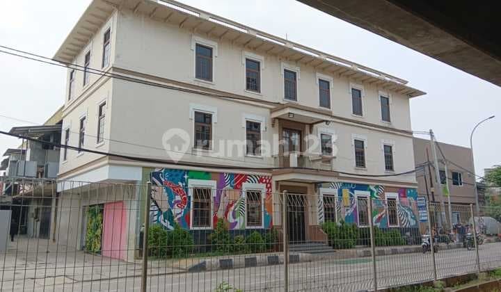 For Rent 3-Story Office Building in Jatinegara, East Jakarta