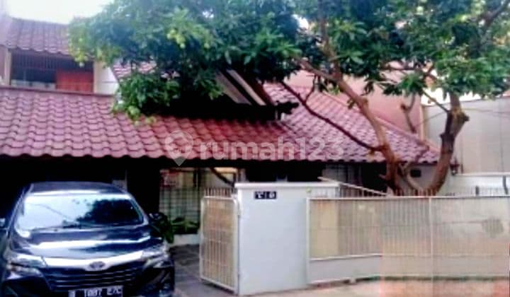 For Sale Spacious Yard House in Sunter, North Jakarta