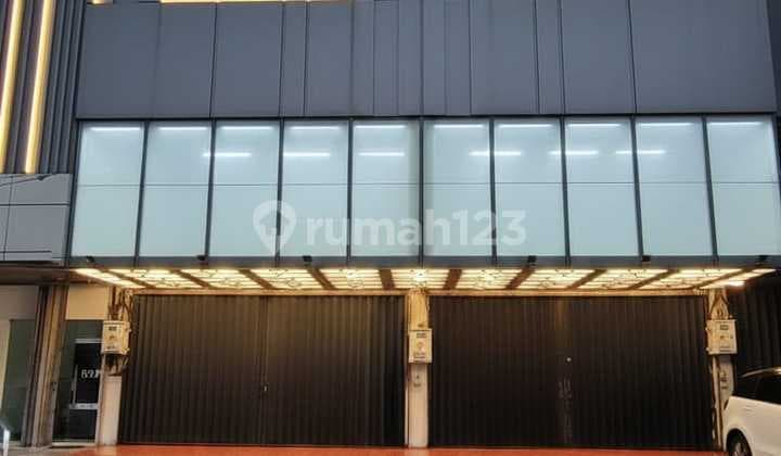 Disewakan Ruko Gandeng Ada Lift di Pondok Indah Jakarta Selatan