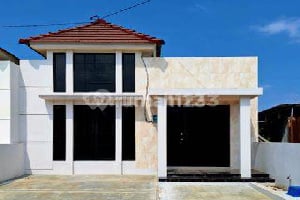 Dijual rumah modern di kepanjen berlokasi strategis dekat universitas islam raden rahmat
