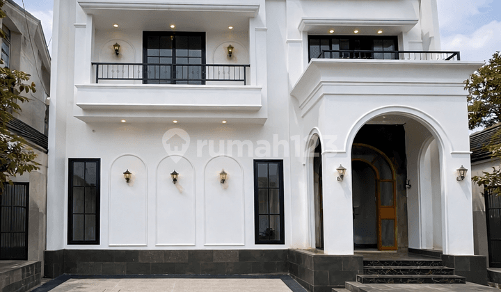 Hunian Bergaya Amerika di Batu, 4 Kamar & 4 Kamar Mandi