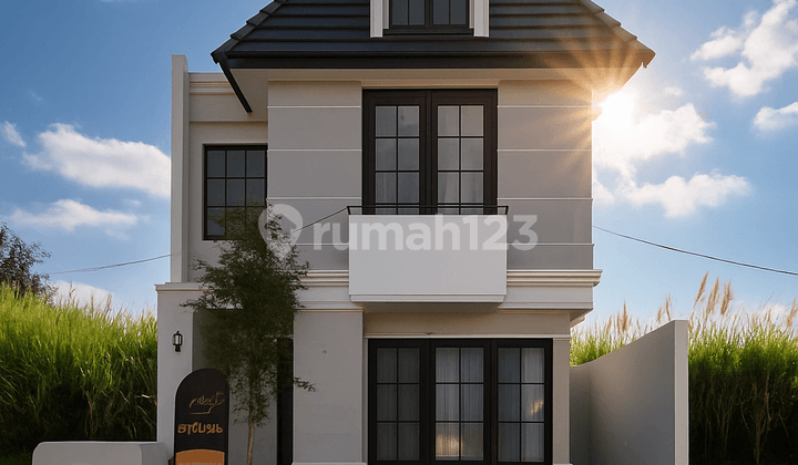 Hunian 2 Lantai Bergaya Eropa, Plafon Tinggi & Pencahayaan Alami Maksimal