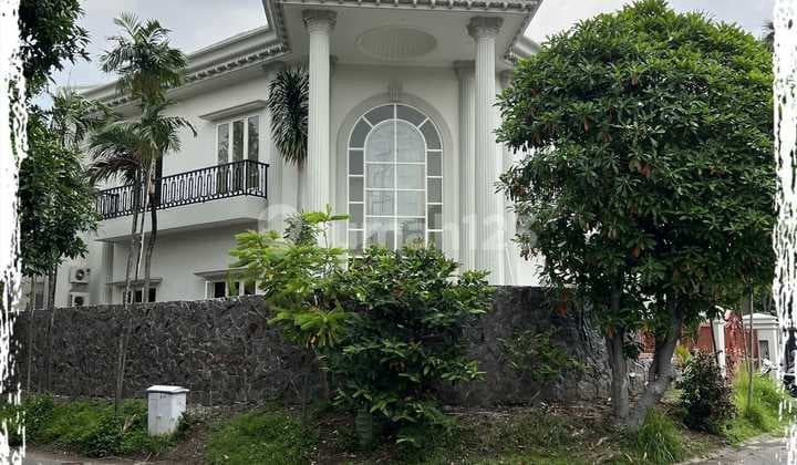 Rumah Classic Mewah di Villa Valensia Lontar Surabaya