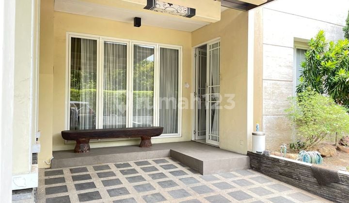 Nice house in The Gayungsari cluster of Surabaya.