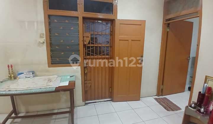 Rumah Bagus Unfurnished Hayam Wuruk, Jakarta Pusat SHM