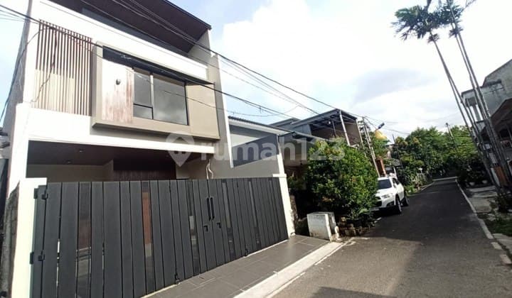 Rumah.minimalis.modern.design.mewah Lokasi Strategis.bebas Babjir.di Rawamangun.jakarta Timur