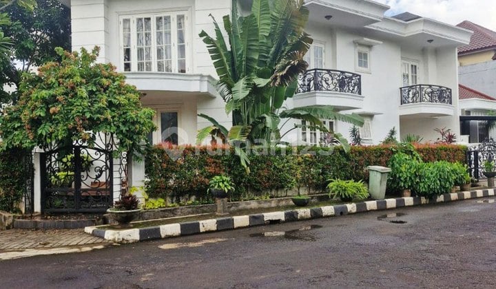 Rumahku.istanaku.mewah.akses.lebar Lokasi.bebas.banjir di Dalam.perumahan.besar.taman.permata.cikunir