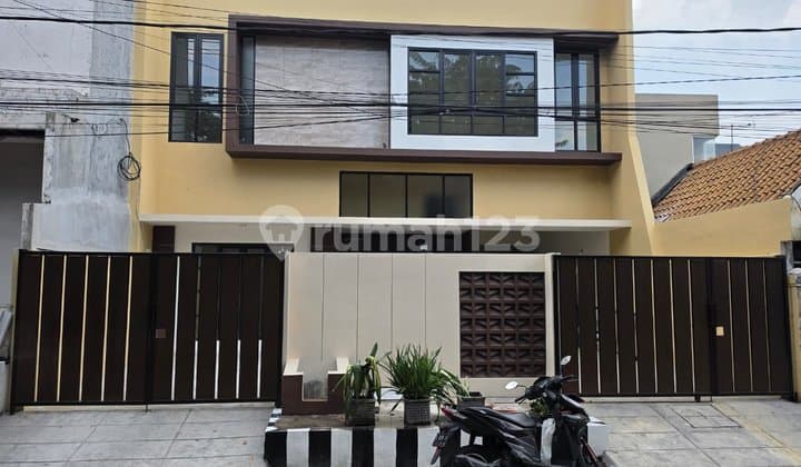 Brand New Kinyis Kinyis di Kendangsari