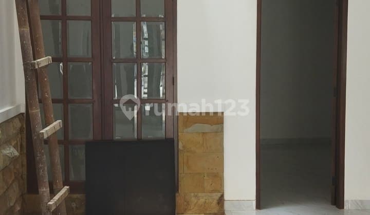 Rumah Furnished SHM 2 Lantai Dekat Buaran Plaza Duren Sawit