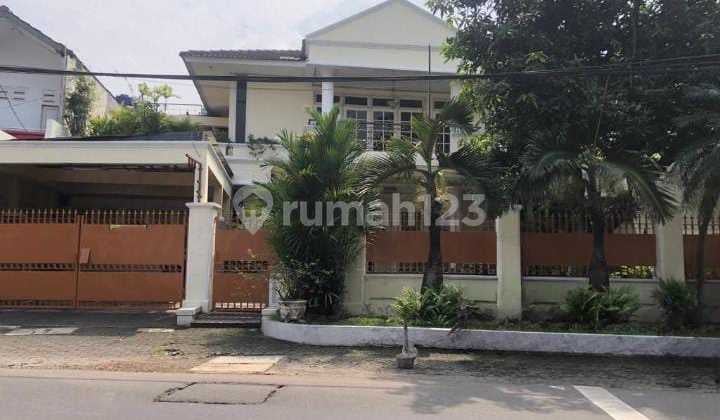 Dijual Rumah Siap Huni dengan Lokasi Bagus di Daerah Pancoran
