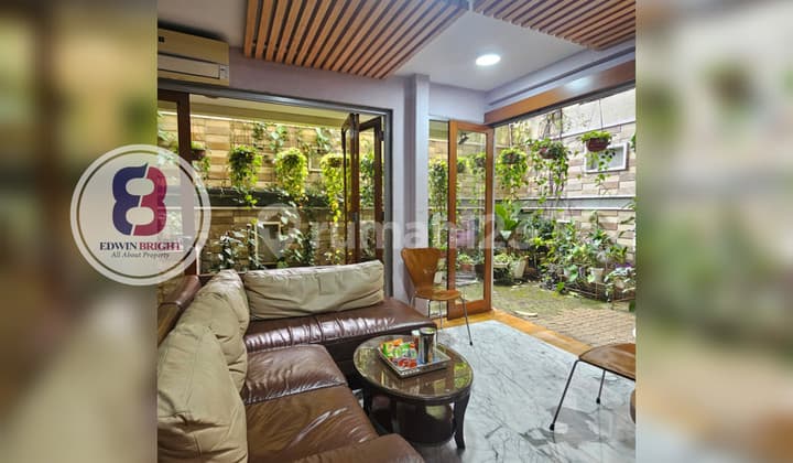 Rumah Rapi Cantik, Asri &Kokoh 2,5 Lt Dekat Puri Bintaro Sektor 9