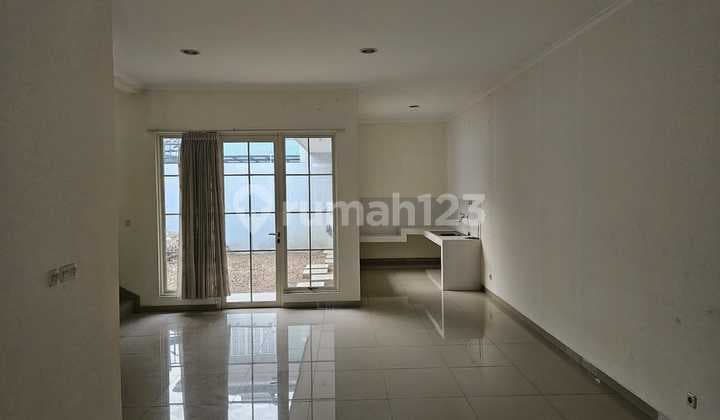 Jual.rumah Murah 2 Lantai SHM di Survana Sutera , Tangerang