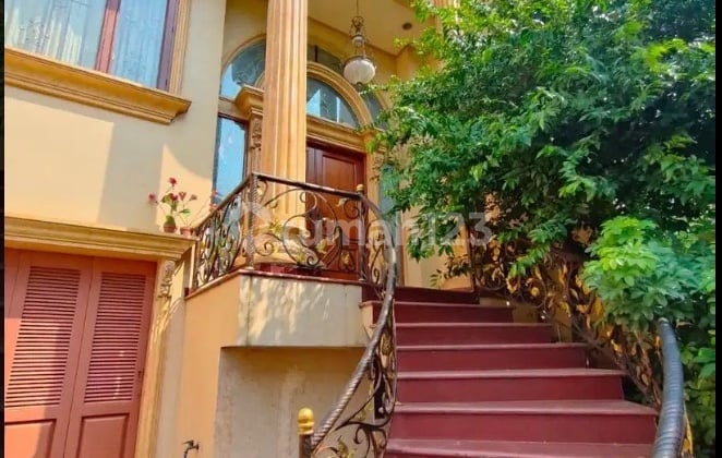 3-Story Ready-to-Occupy House in PIK, Flood-Free in North Jakarta