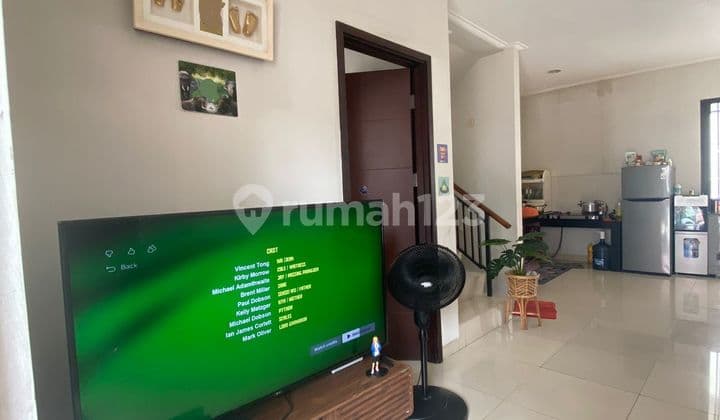 RUMAH BAGUS 2 LANTAI HADAP UTARA DI GREEN LAKE CITY