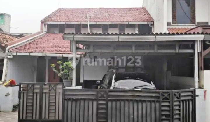 Rumah 2Lantai berlokasi strategis cocok untuk kostan di cawang