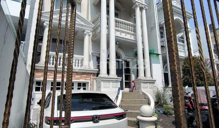 Rumah siap huni Hadap Utara di PIK Jakarta Utara