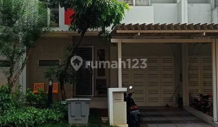 Rumah bagus siap huni hadap selatan di Summarecon Gading Serpong