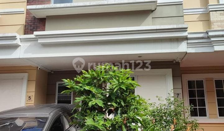 Rumah siap huni 2,5Lantai furnished di Gading Serpong