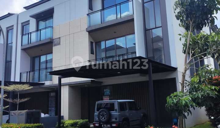 Termurah, rumah 3Lantai Hook hadap selatan di Zora BSD