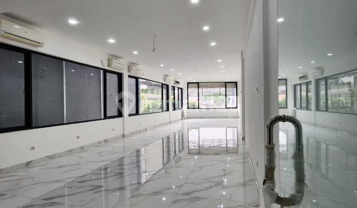 Ruko Siap Pakai 4Lantai lokasi strategis di Jl Kaji Jakarta Pusat