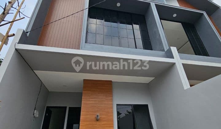 Rumah Brand New 2Lantai hadap selatan di Kav DKI Meruya Utara