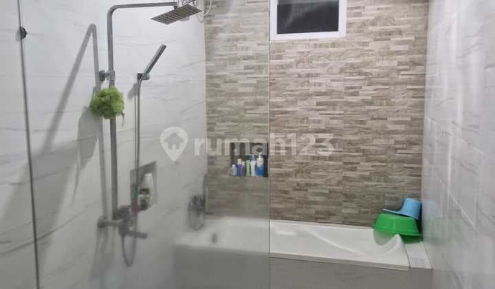 Rumah 2Lantai strategis di tamanpalem lestari, Jakarta Barat.