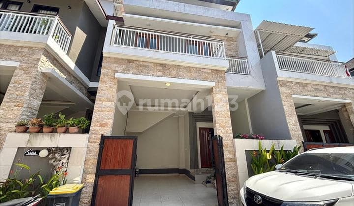 Rumah 2 KT dengan Situasi Asri Dekat dengan Pantai Sanur dan Mal Bali Galeria