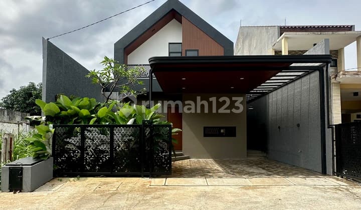 New Scandinavian House in a Complex in Pondok Labu