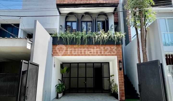 3-Story Semi-Furnished SHM House - Freehold Certificate in Pondok Indah, Pondok Indah