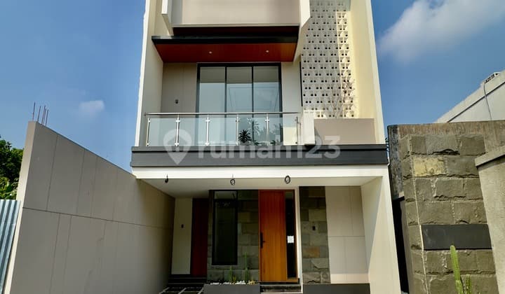 Rumah Baru 3 Lantai di Ampera, Ampera SHM - Sertifikat Hak Milik