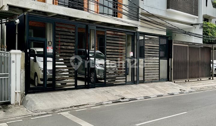 Rumah Bergaya Industrial Di Lokasi Emas Setia Budi Kuningan